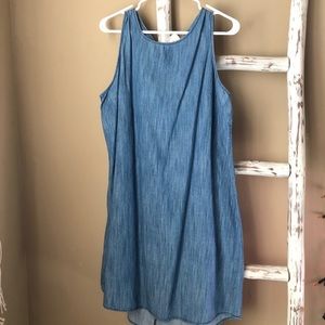 super cute denim dress!